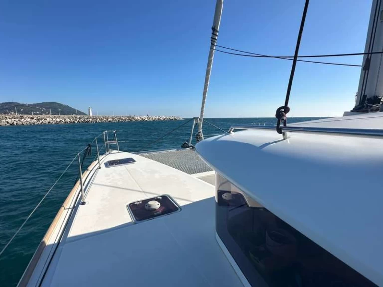 Catamaran rental in Naples - Lagoon Lagoon 450 F
