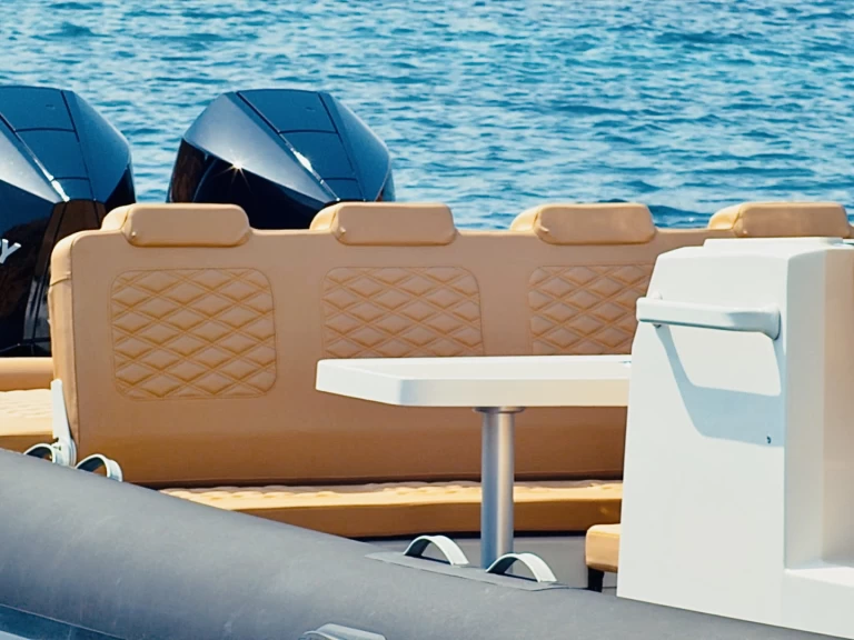 Rent a Highfield 900 sport Cannigione