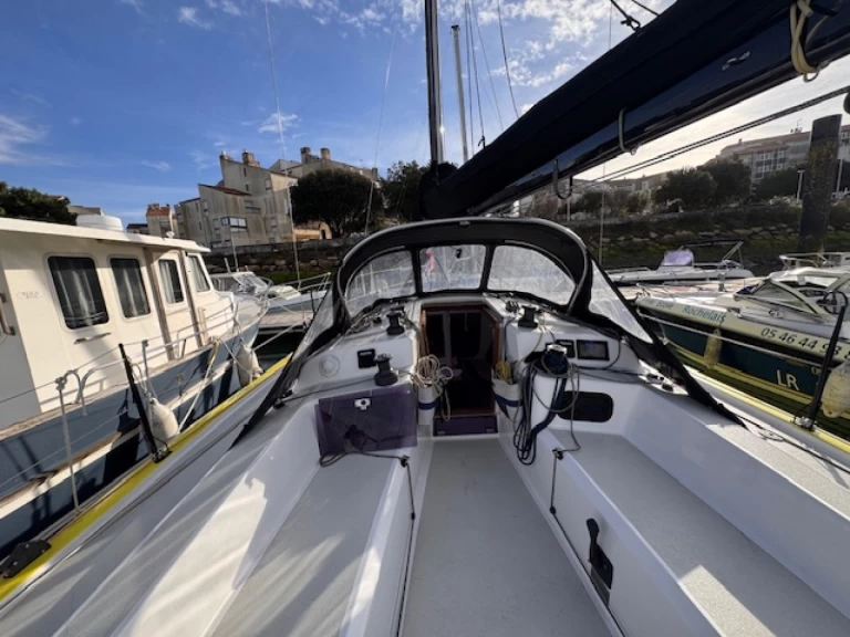 RM RM 890 charter bareboat or captained in  La Rochelle