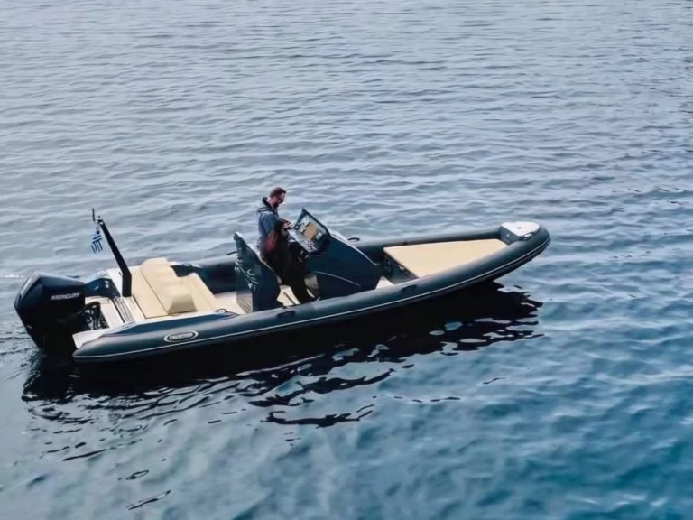 Bareboat Rental Motorboat DIVERIB with a boat licence