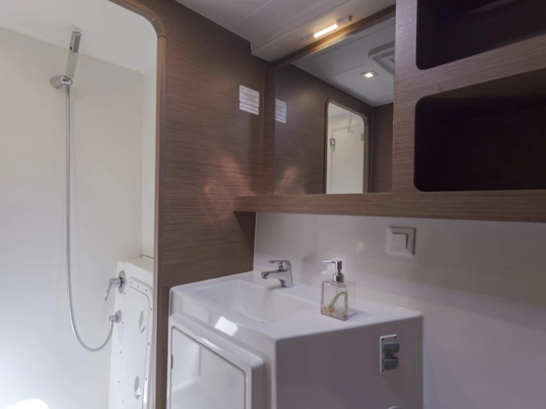 Catamaran rental in Trogir - Lagoon Lagoon 42