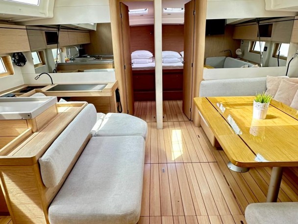 Sailboat rental in Primošten - Bénéteau Oceanis 51.1