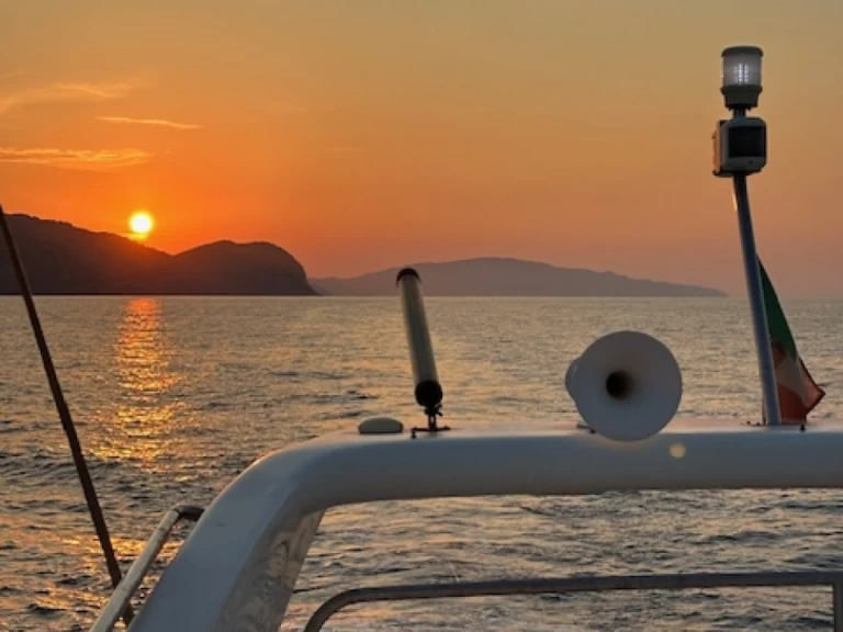 Motorboat rental in San Vincenzo - Azimut Azimut 42 Fly