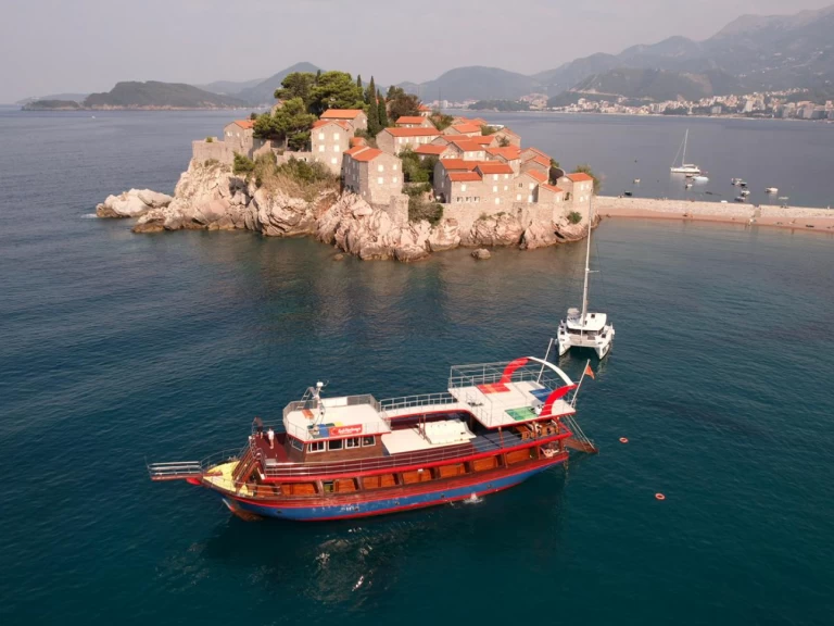 Bareboat Rental Motorboat Gulet with a boat licence