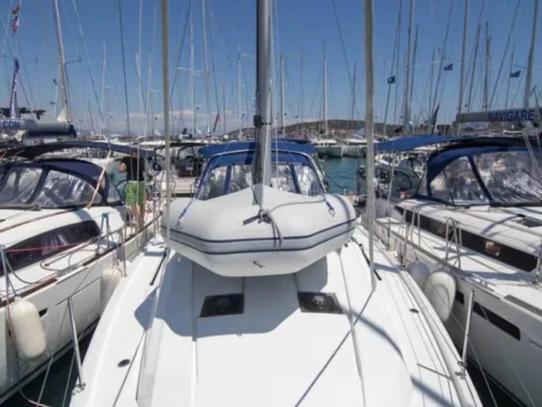 Rent a Bénéteau Oceanis 41.1 Gouvia