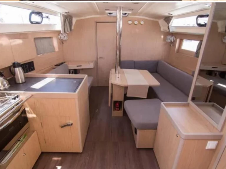 Sailboat rental in Gouvia - Bénéteau Oceanis 41.1