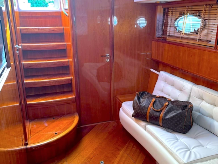 Motorboat for rent Tropea at the best price