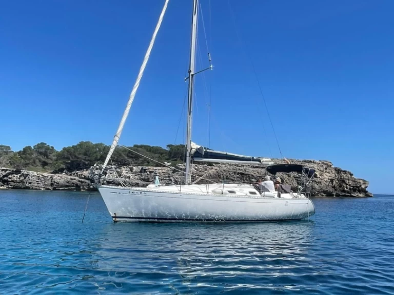 Sailboat for rent Mahón at the best price