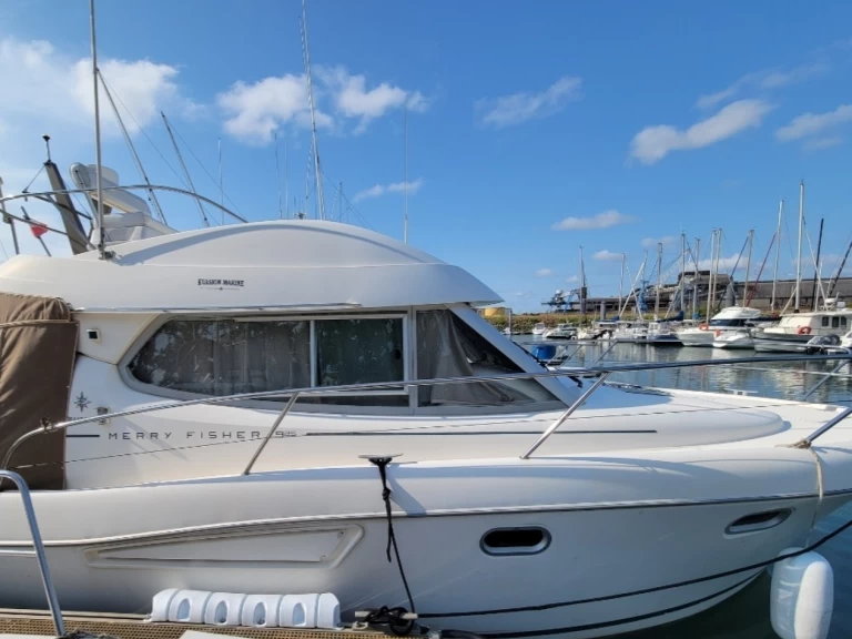 Yacht charter Anglet cheap Merry Fisher 925 Fly