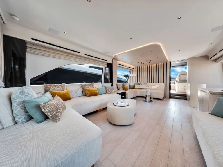 Azimut 78 Fly in Miami on SamBoat