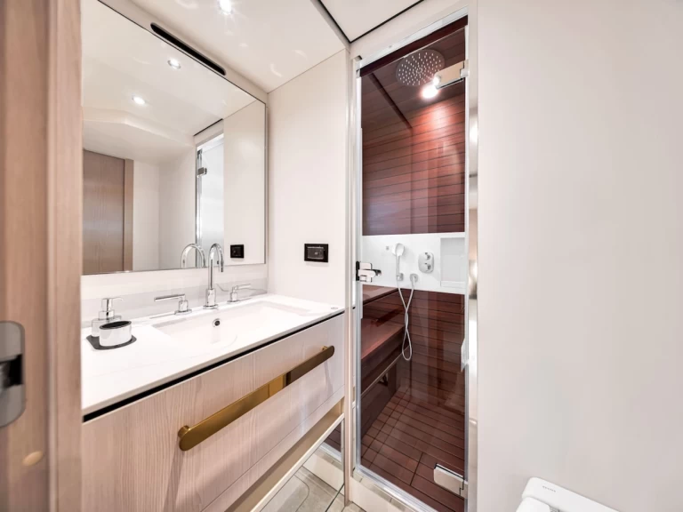 Rent a Azimut 78 Fly Miami