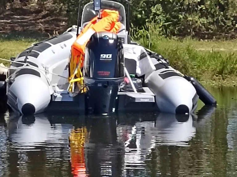 Boat rental Adventure VESTA 550 in Port Leucate on Samboat