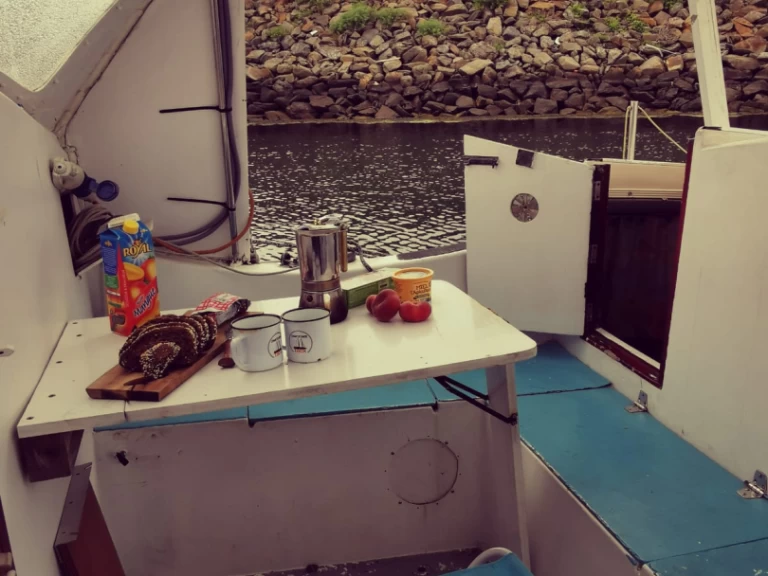 Bareboat Rental Catamaran Heavenly Cruising Yachts LTD with a boat licence