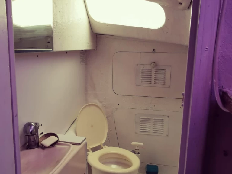 Heavenly Cruising Yachts LTD Twins 27 charter bareboat or captained in  Sarzeau