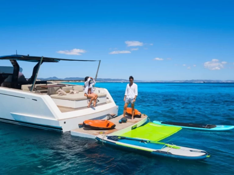 Motorboat rental in Ibiza Town - Planazo 43