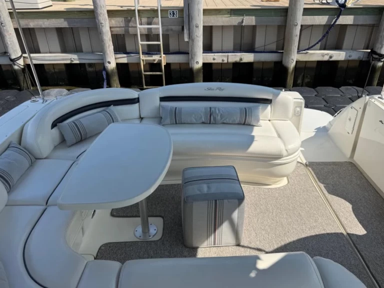 Boat rental Sea Ray SUNDANCER 420 in Key West on Samboat