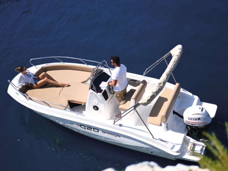 Yacht charter Valencia cheap Q20