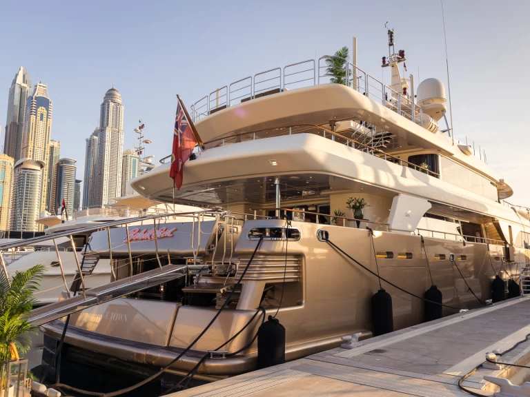 Luxury Yacht for rent Dubaï harbour at the best price
