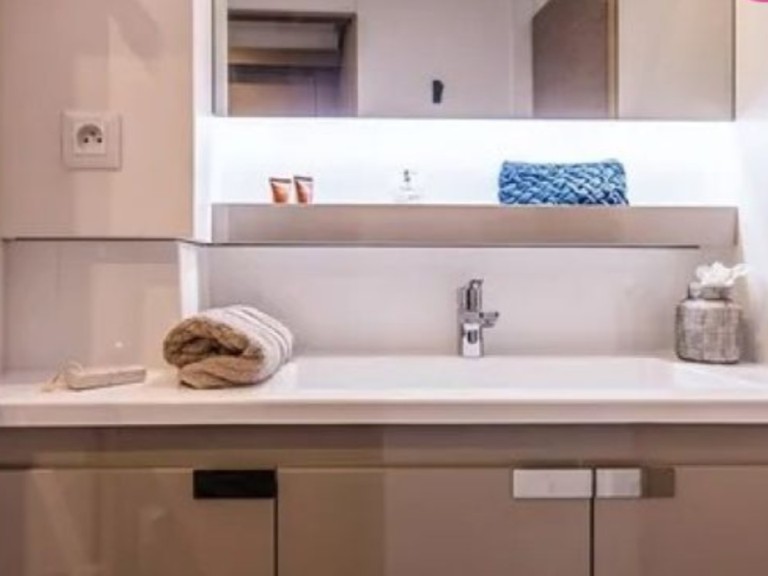 Catamaran rental with or without captain Fountaine Pajot Alimos