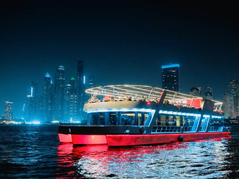 Luxury Yacht rental in Dubaï harbour - Sunseeker X15