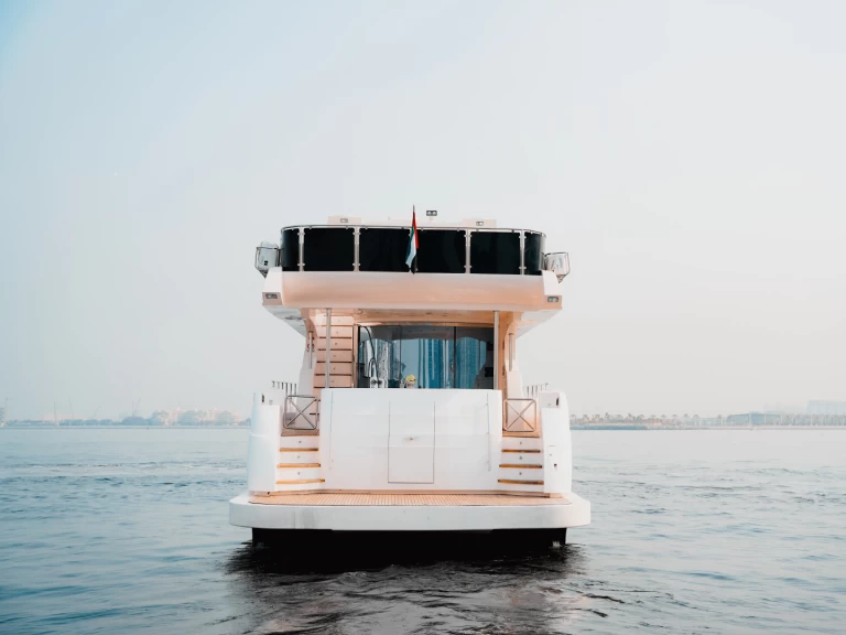 Boat rental Sunseeker ICON in Dubaï harbour on Samboat