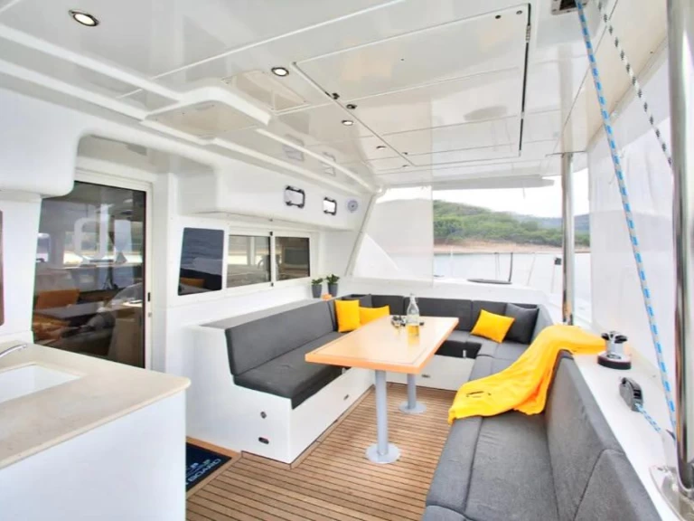 Catamaran rental in San Pedro del Pinatar - Lagoon Lagoon 440