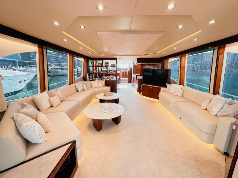 Boat rental Sunseeker Solana in Dubaï harbour on Samboat