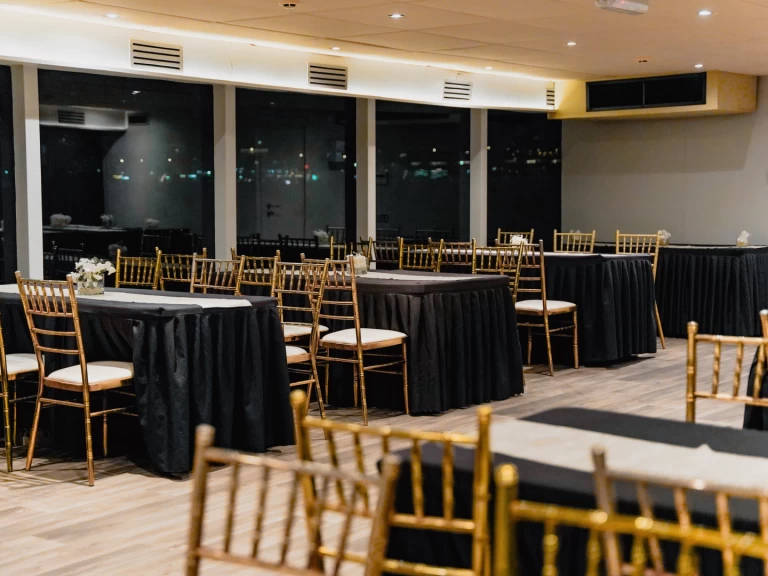 Boat rental Sunseeker X8 in Dubaï harbour on Samboat