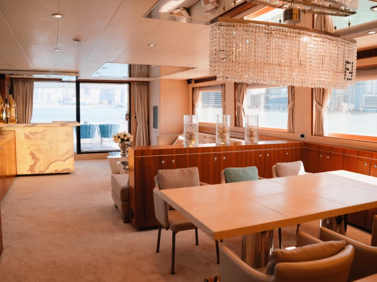 Luxury Yacht for rent Dubaï harbour at the best price