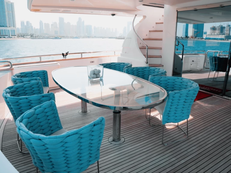 Sunseeker A3 in Dubaï harbour on SamBoat