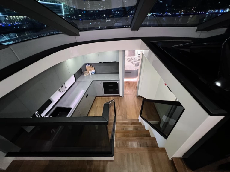 Luxury Yacht rental with or without captain Azimut Dubaï harbour