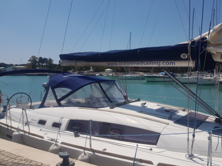 Sailboat for rent Pisticci at the best price