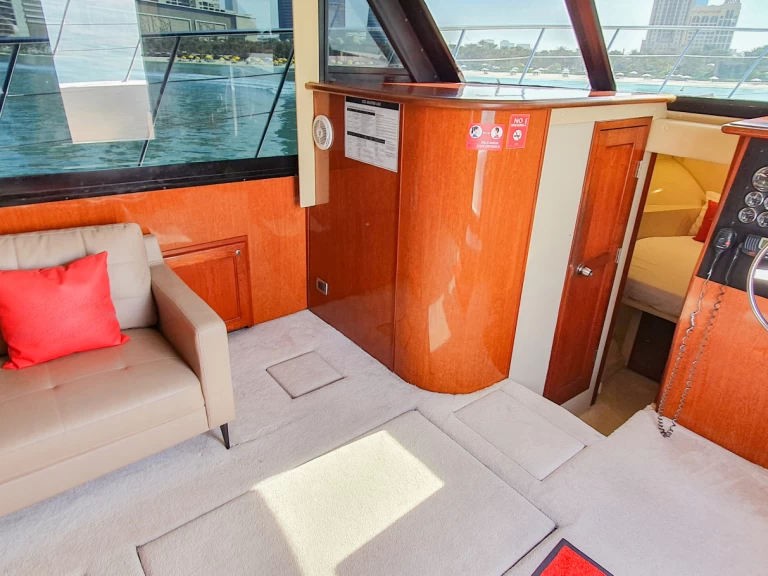 Luxury Yacht for rent Dubaï harbour at the best price