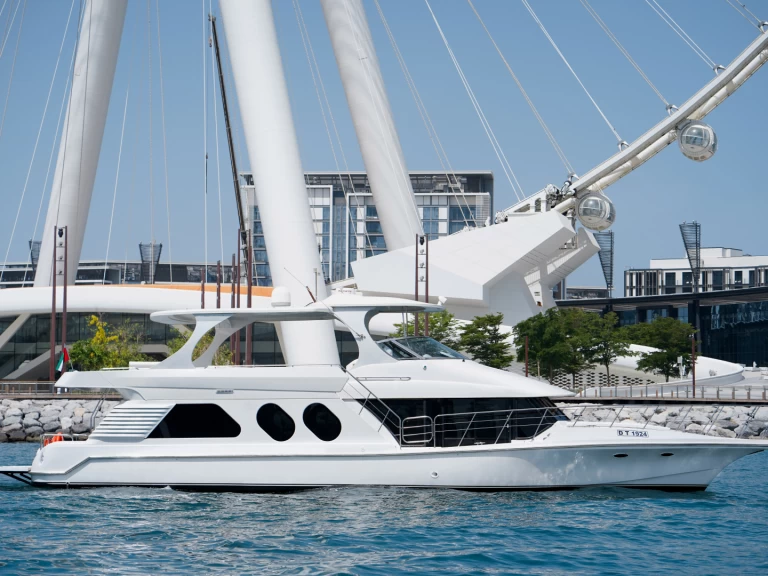 Luxury Yacht rental with or without captain Azimut Dubaï harbour