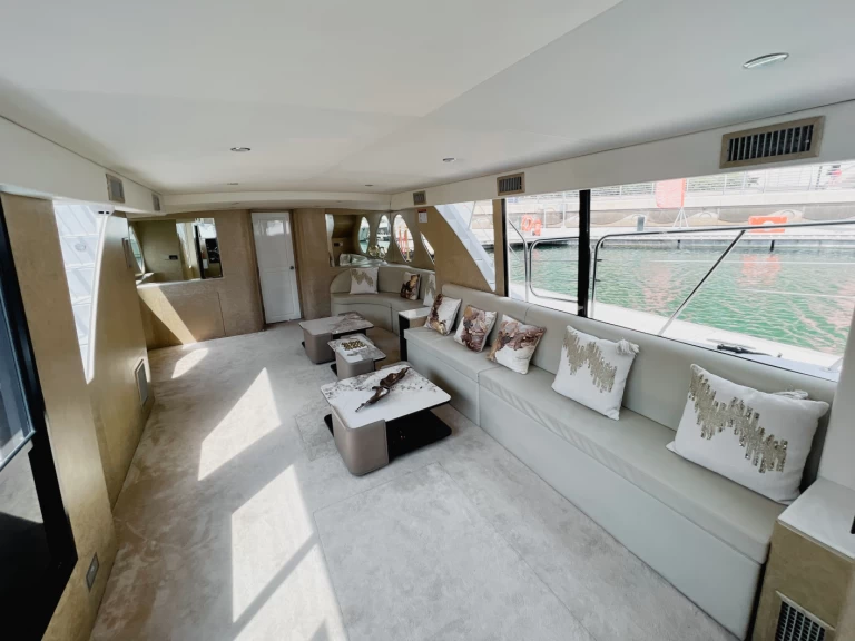 Luxury Yacht for rent Dubaï harbour at the best price