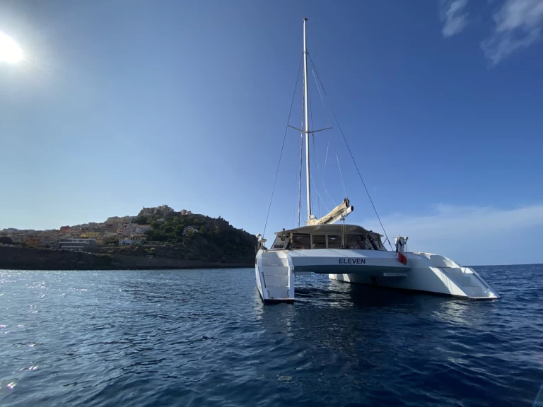 Bareboat Rental Catamaran ALIBI with a boat licence