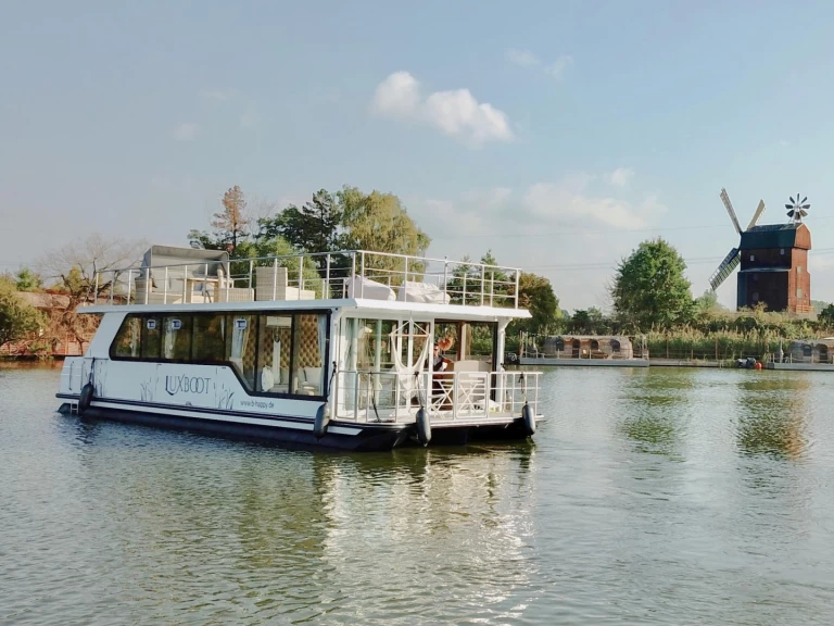 Boat rental Luxboot Luxboot in Buchholz on Samboat