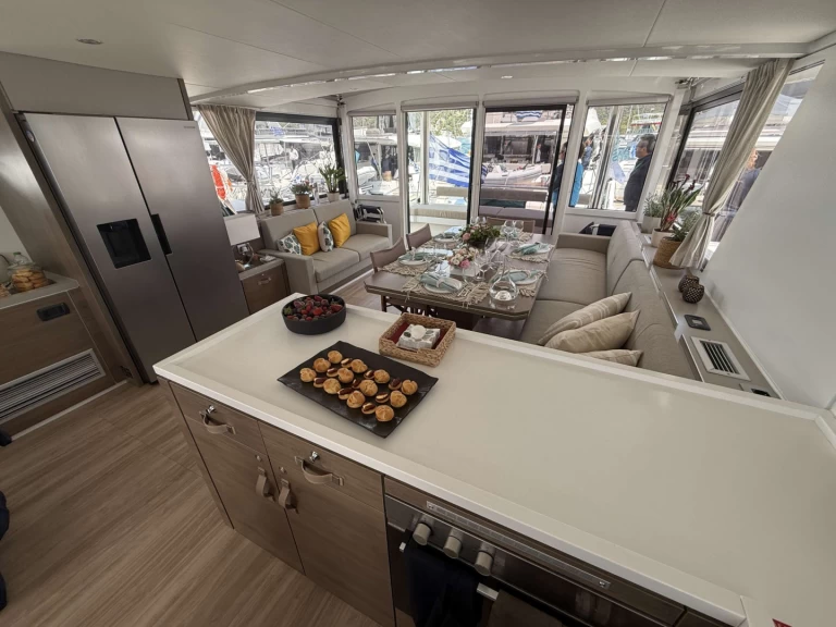 Yacht charter Lávrio cheap Fortune One