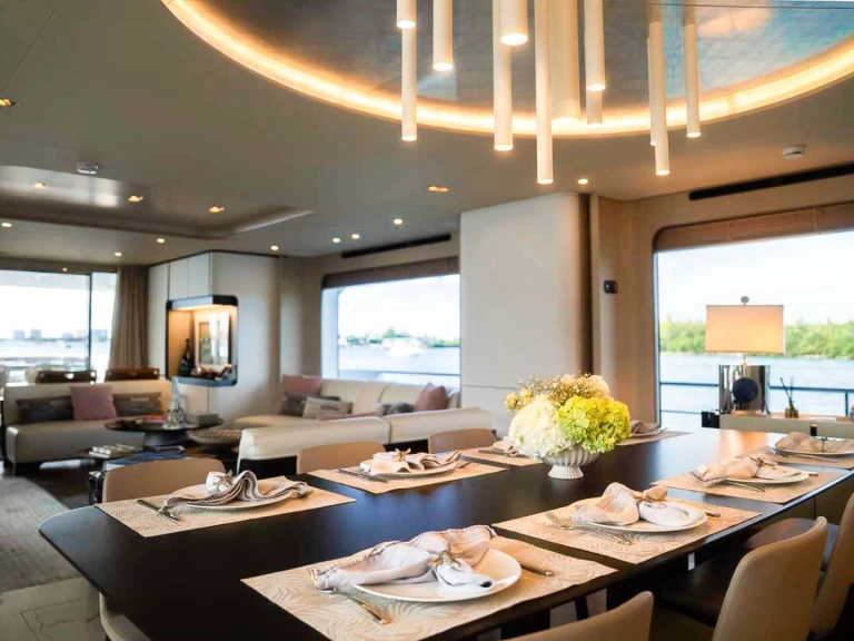 Azimut ALEGRIA in Bahamas on SamBoat