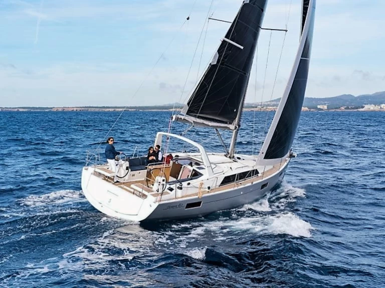 Bénéteau Oceanis 41.1 in Gouvia on SamBoat