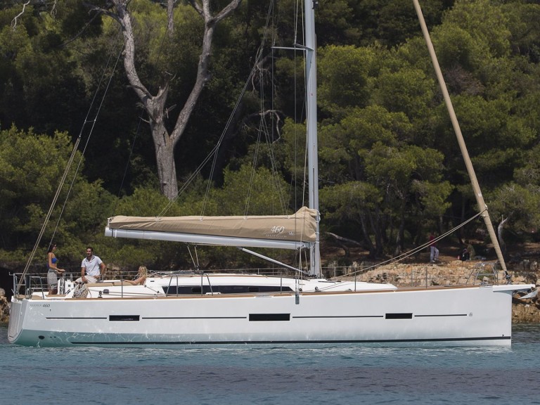 Sailboat for rent Alimos at the best price