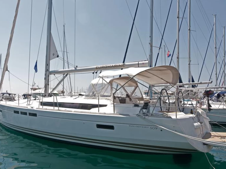 Boat rental Jeanneau Sun Odyssey 509 in Pula on Samboat