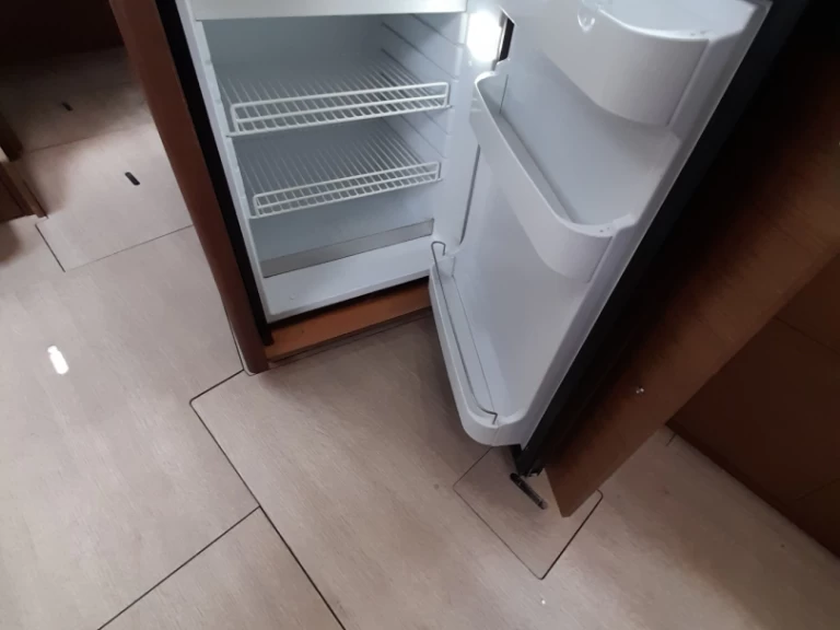 Sailboat for rent Lefkáda at the best price