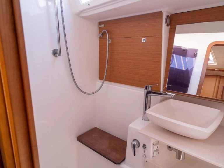 Boat rental Dufour Dufour 430 in Göcek on Samboat