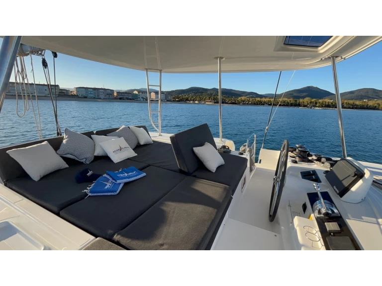 Catamaran for rent Port Grimaud at the best price
