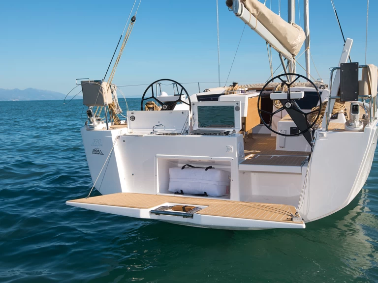 Sailboat rental in La Trinité-sur-Mer - Dufour Dufour 390