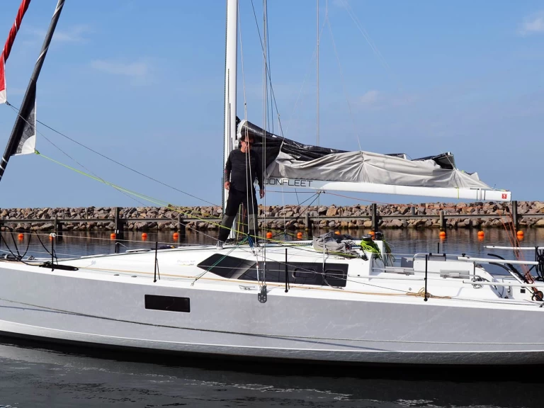 Boat rental Pogo Structures Pogo 36 in La Trinité-sur-Mer on Samboat