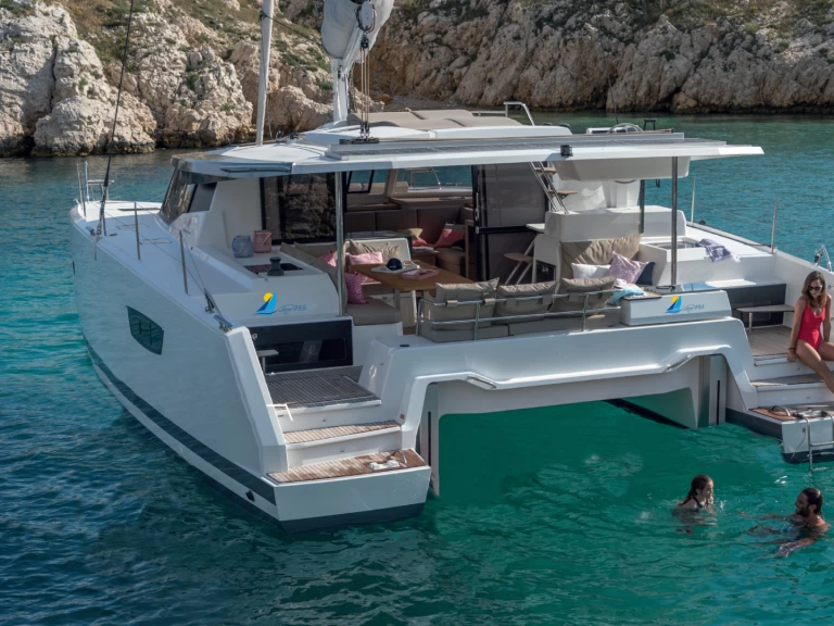 Fountaine Pajot Astrea 42 in Sète on SamBoat