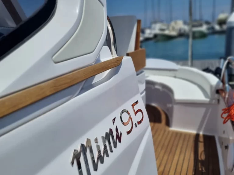 Motorboat for rent Sorrento at the best price