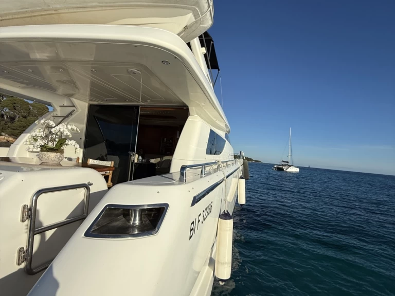 Luxury Yacht for rent Fontvieille at the best price